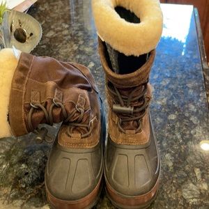 UGG  boots size 5